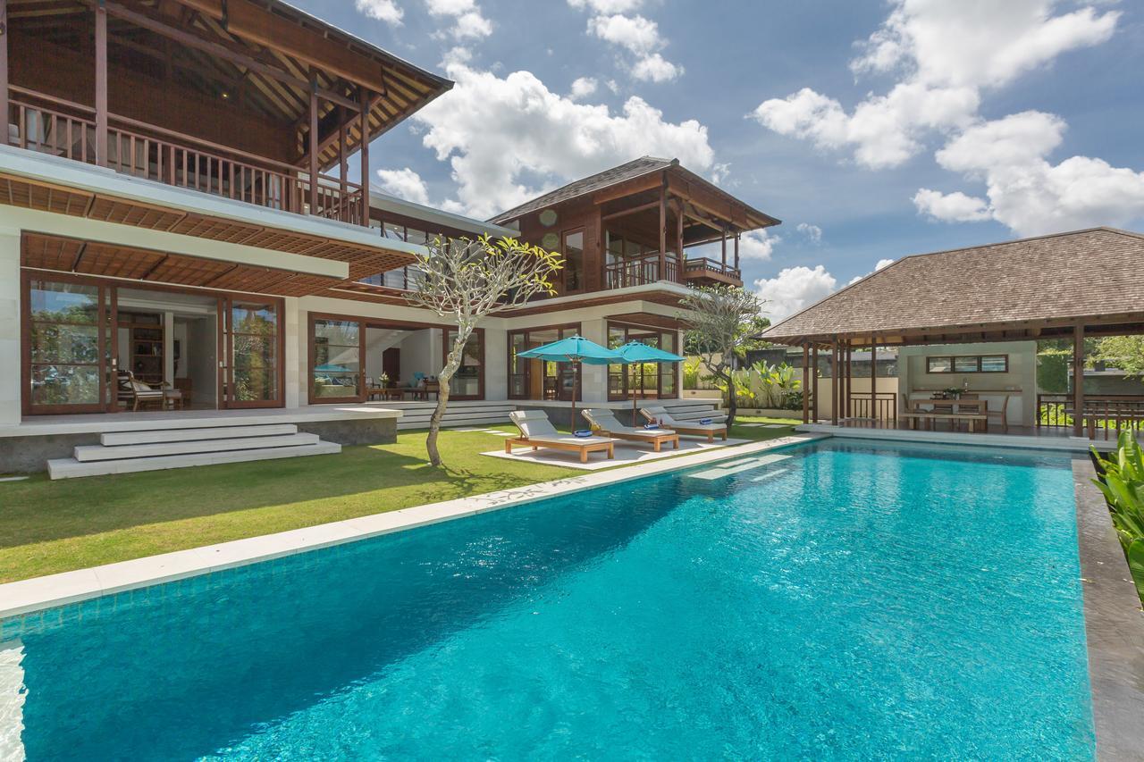 Villa Rusa Biru - Modern Villa With Private Pool And Cook In The Heart Of Berawa Canggu  Exterior photo