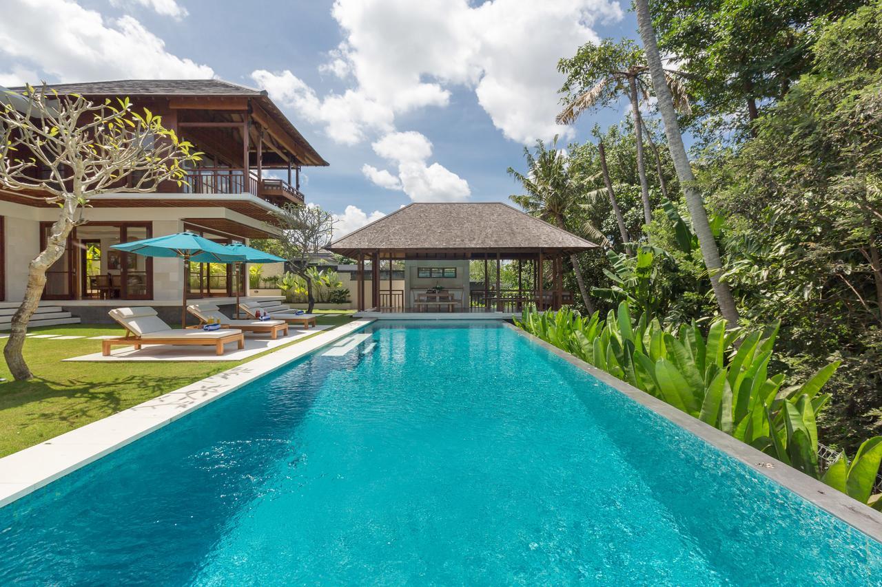 Villa Rusa Biru - Modern Villa With Private Pool And Cook In The Heart Of Berawa Canggu  Exterior photo
