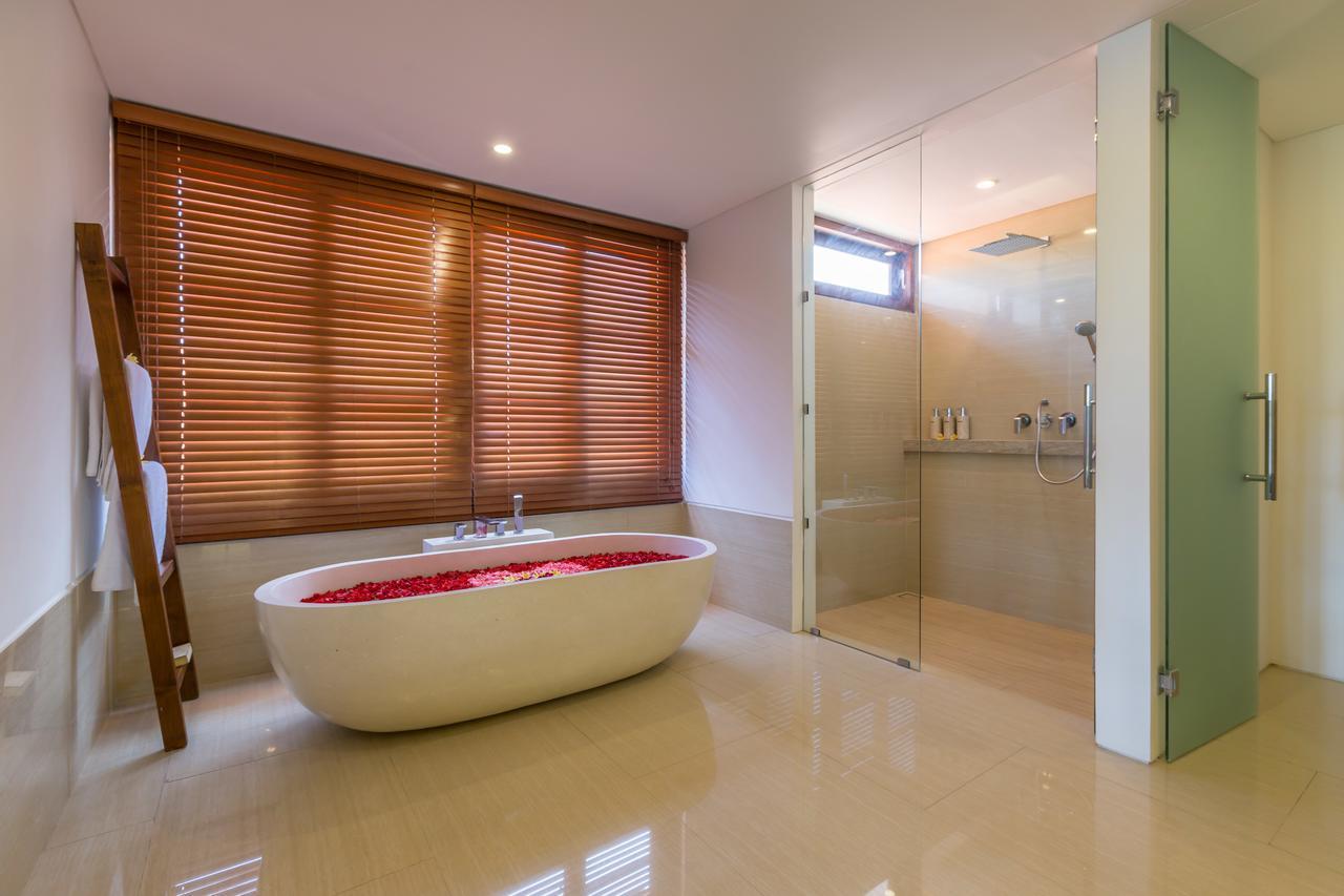 Villa Rusa Biru - Modern Villa With Private Pool And Cook In The Heart Of Berawa Canggu  Exterior photo