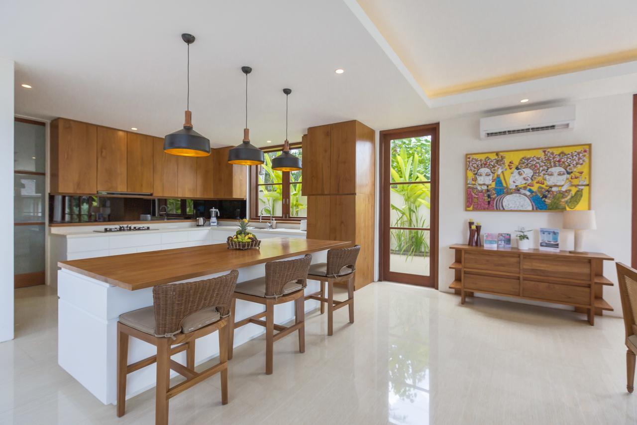 Villa Rusa Biru - Modern Villa With Private Pool And Cook In The Heart Of Berawa Canggu  Exterior photo