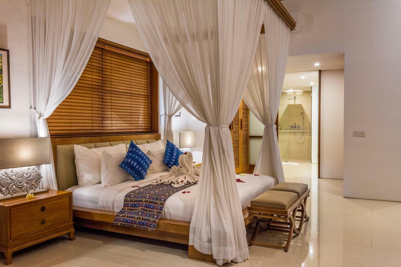 Villa Rusa Biru - Modern Villa With Private Pool And Cook In The Heart Of Berawa Canggu  Exterior photo