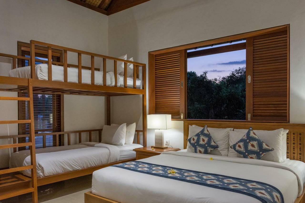 Villa Rusa Biru - Modern Villa With Private Pool And Cook In The Heart Of Berawa Canggu  Exterior photo