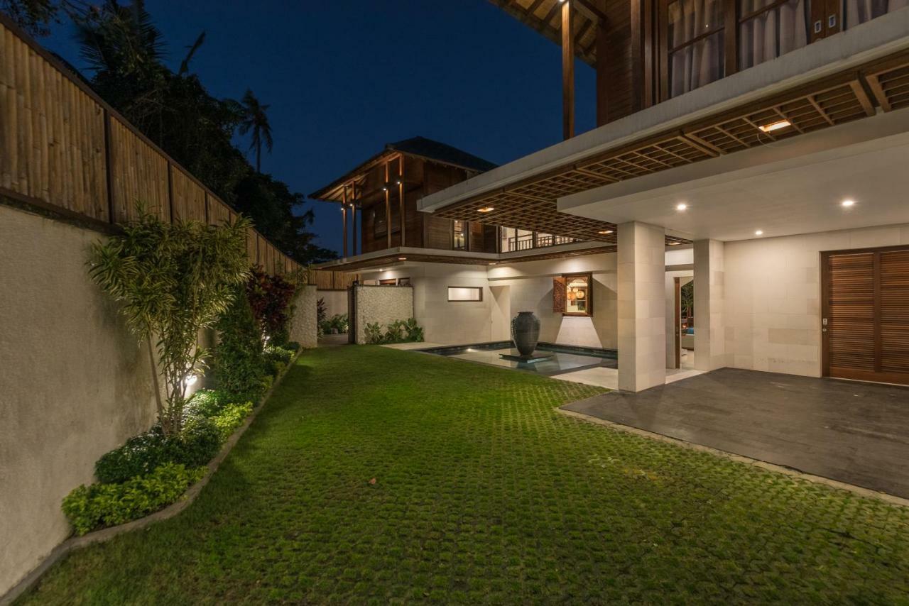 Villa Rusa Biru - Modern Villa With Private Pool And Cook In The Heart Of Berawa Canggu  Exterior photo